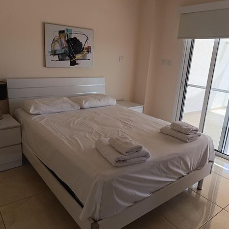 Adalena Court Apartment Paralimni Exterior foto