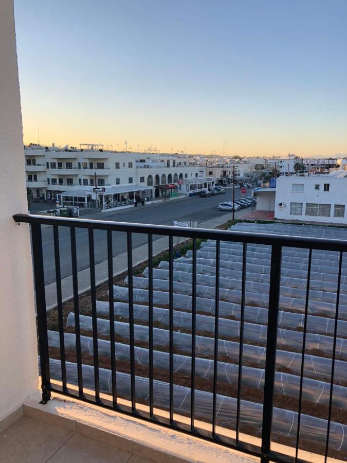 Adalena Court Apartment Paralimni Exterior foto