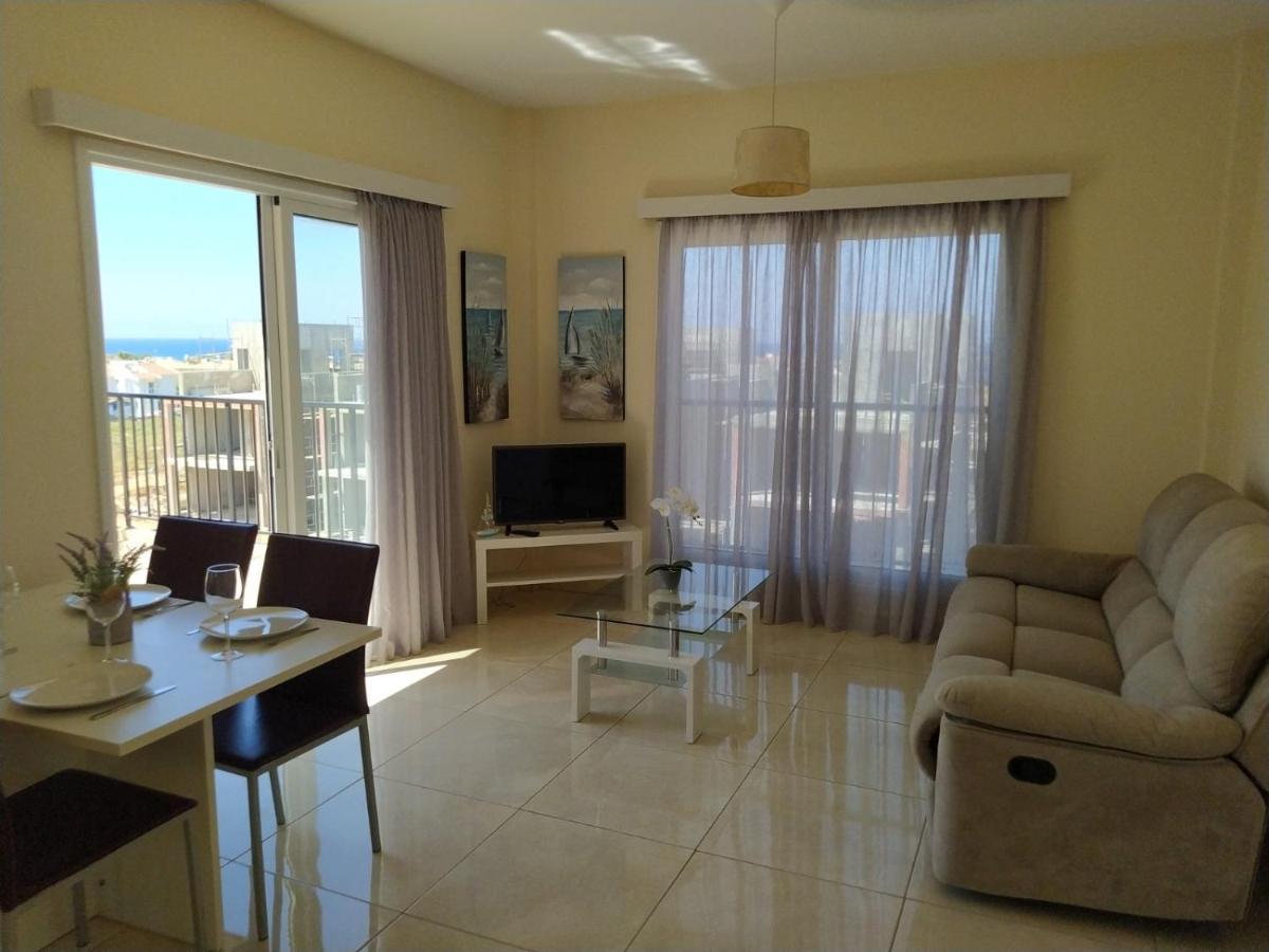 Adalena Court Apartment Paralimni Exterior foto
