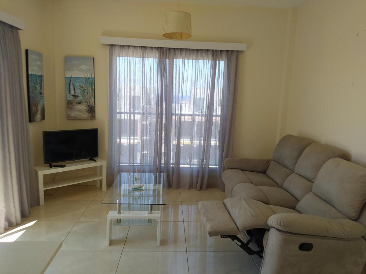 Adalena Court Apartment Paralimni Exterior foto