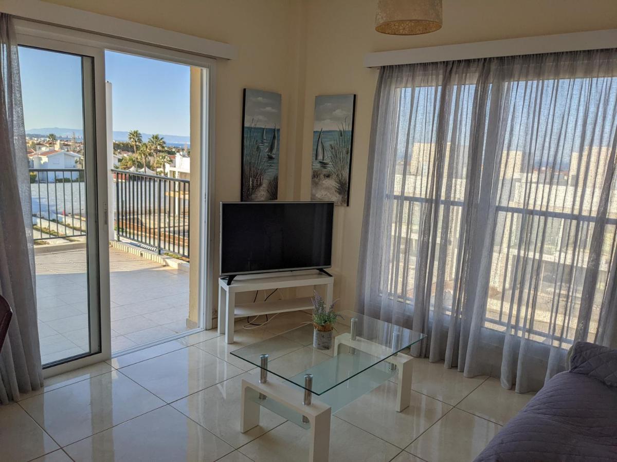 Adalena Court Apartment Paralimni Exterior foto