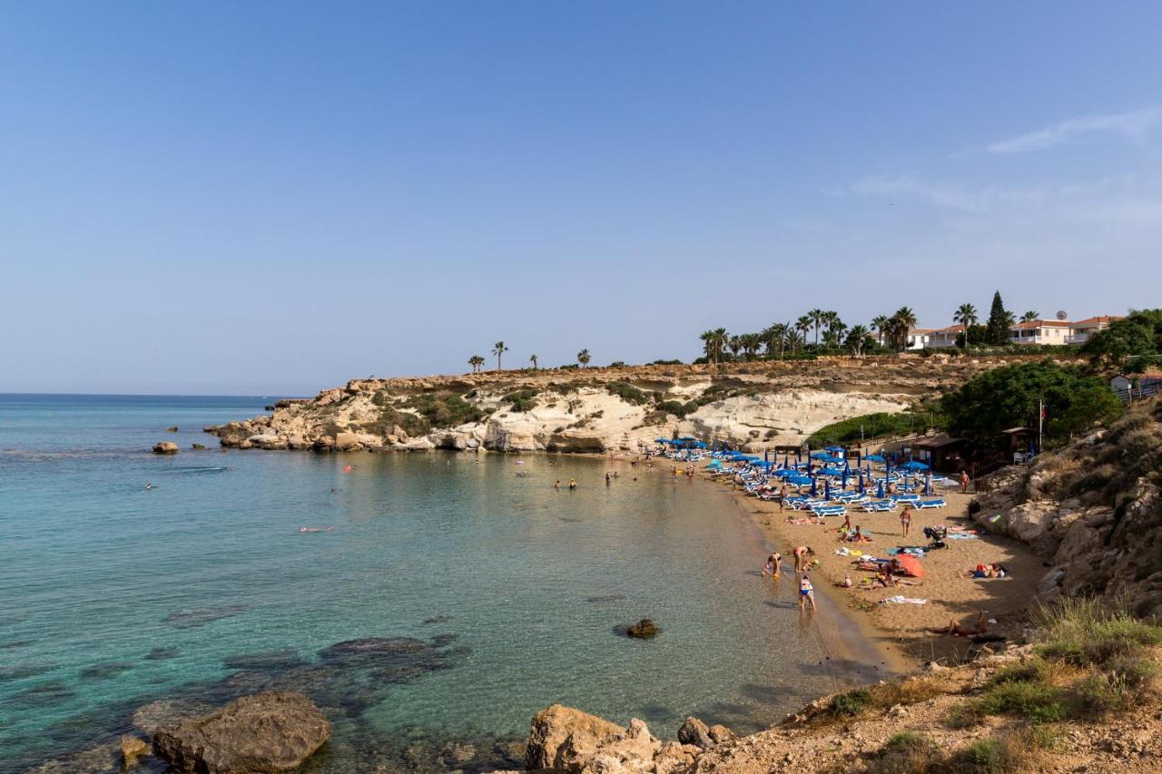 Adalena Court Apartment Paralimni Exterior foto