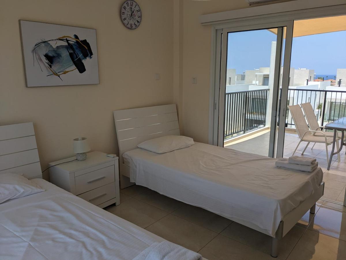 Adalena Court Apartment Paralimni Exterior foto